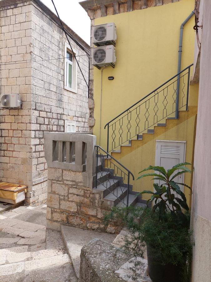 Apartmani Antonia Račišće エクステリア 写真
