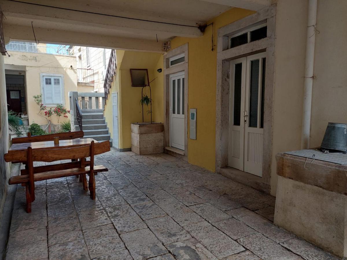 Apartmani Antonia Račišće エクステリア 写真