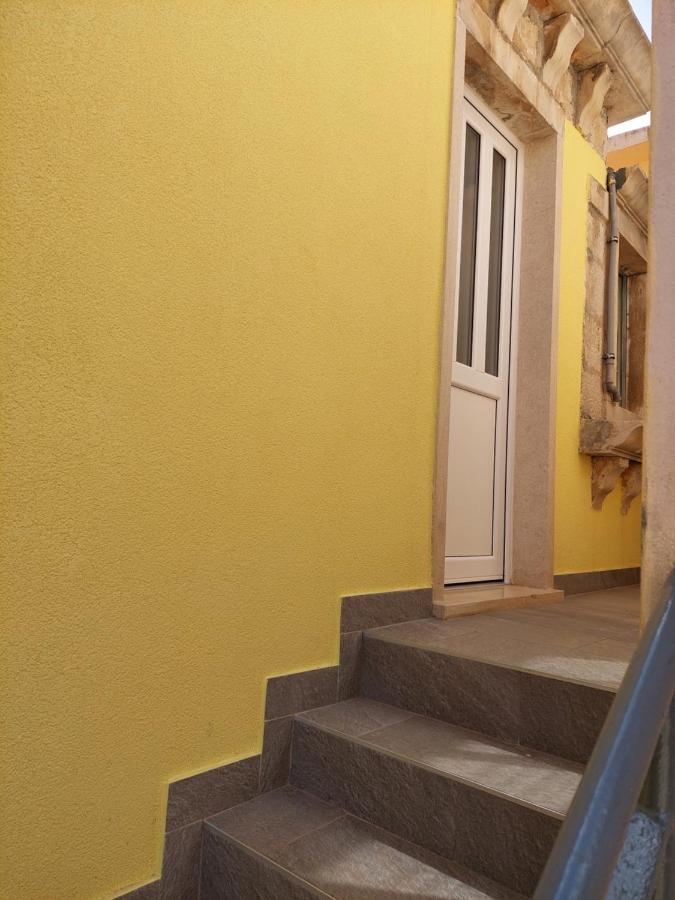Apartmani Antonia Račišće エクステリア 写真