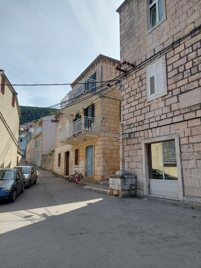 Apartmani Antonia Račišće エクステリア 写真