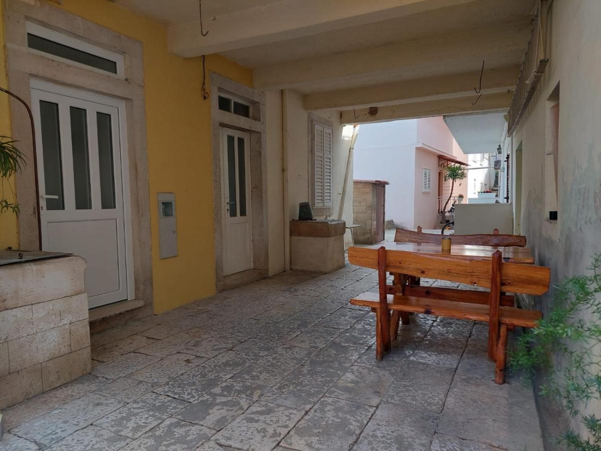 Apartmani Antonia Račišće エクステリア 写真