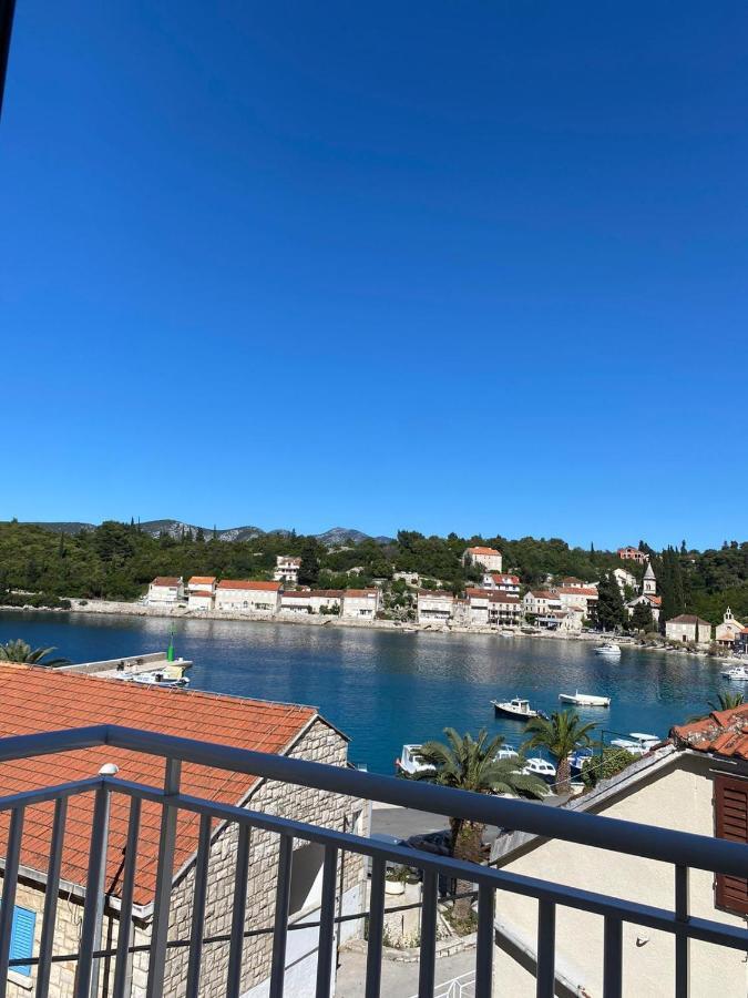 Apartmani Antonia Račišće エクステリア 写真