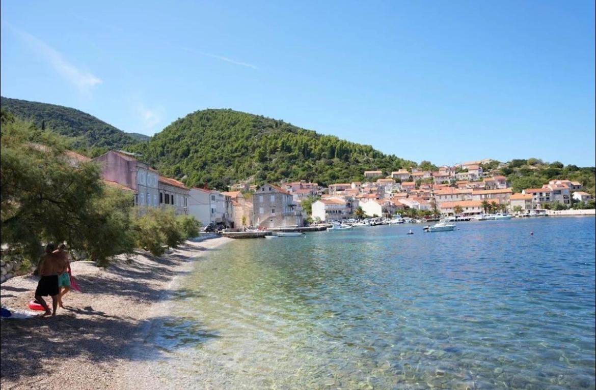 Apartmani Antonia Račišće エクステリア 写真