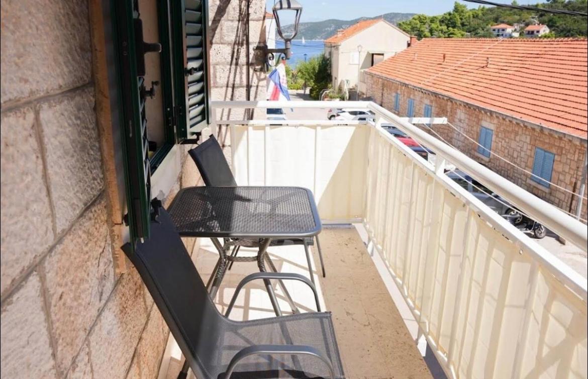 Apartmani Antonia Račišće エクステリア 写真