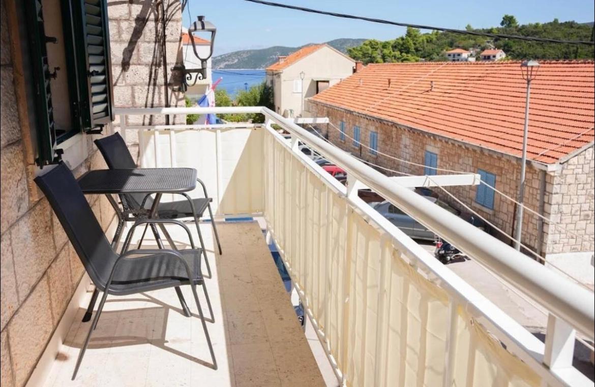 Apartmani Antonia Račišće エクステリア 写真