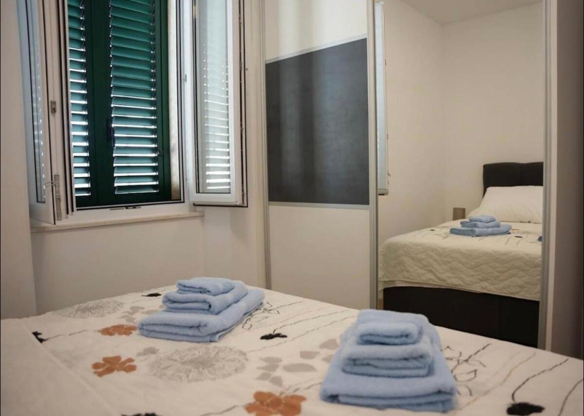 Apartmani Antonia Račišće エクステリア 写真